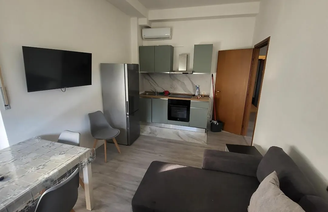 Toma Apartment Trilocale Moderno Per Max 6 Persone-1