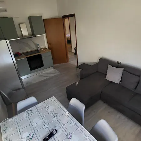 Toma Apartment Trilocale Moderno Per Max 6 Persone-3